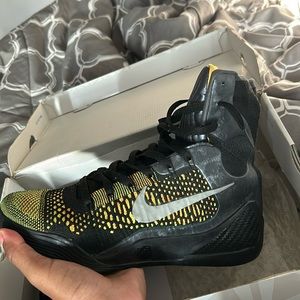 KOBE IX HIGH BLACK METALLIC SLIVER-ANTHRCT- NOIR